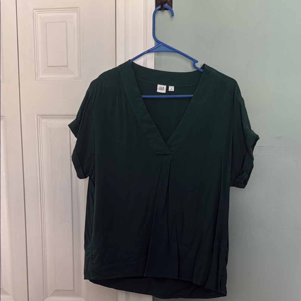 GAP Women's Green V-Neck Top